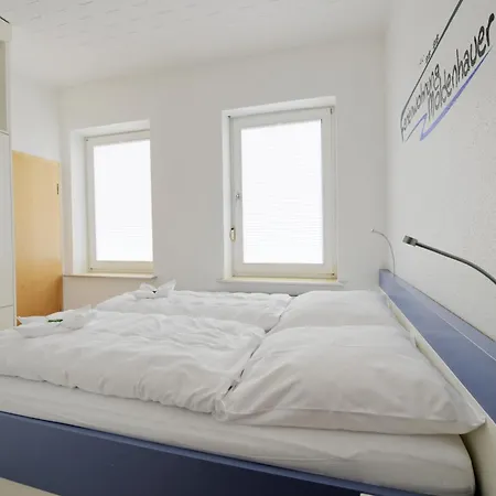 Moderne Feuerwache Direkt Am Elbdeich Bei Moldenhauer * Hollern-Twielenfleth